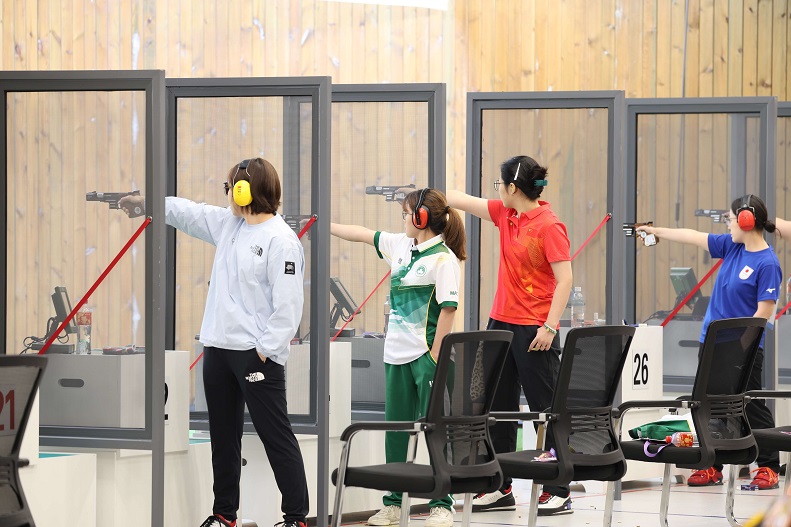 圖四 射擊項目進行了25米手槍的女子個人資格賽及團體賽事